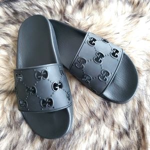 Like New! Gucci Pursuit GG Logo Slide Sandal, sz 38/8